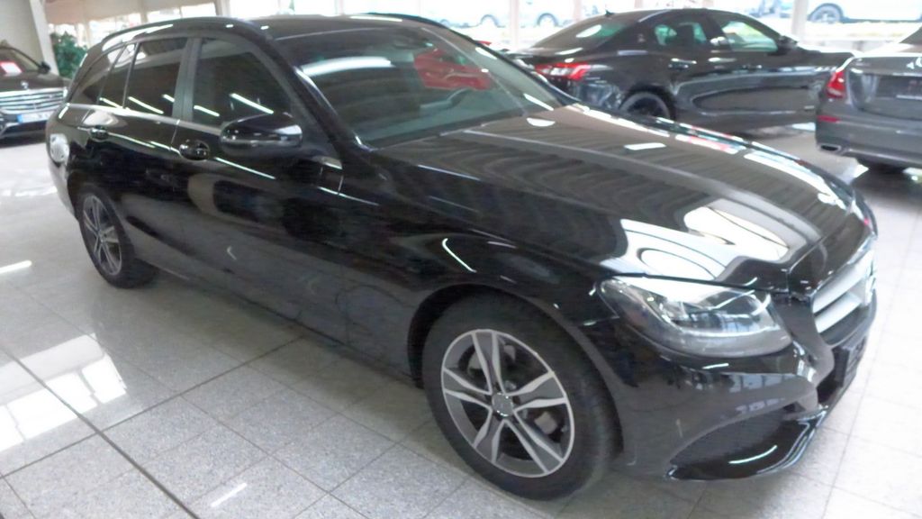 Mercedes-Benz C 220 279.848 km 9.490 &euro; Hattingen (bei Bochum) 45527