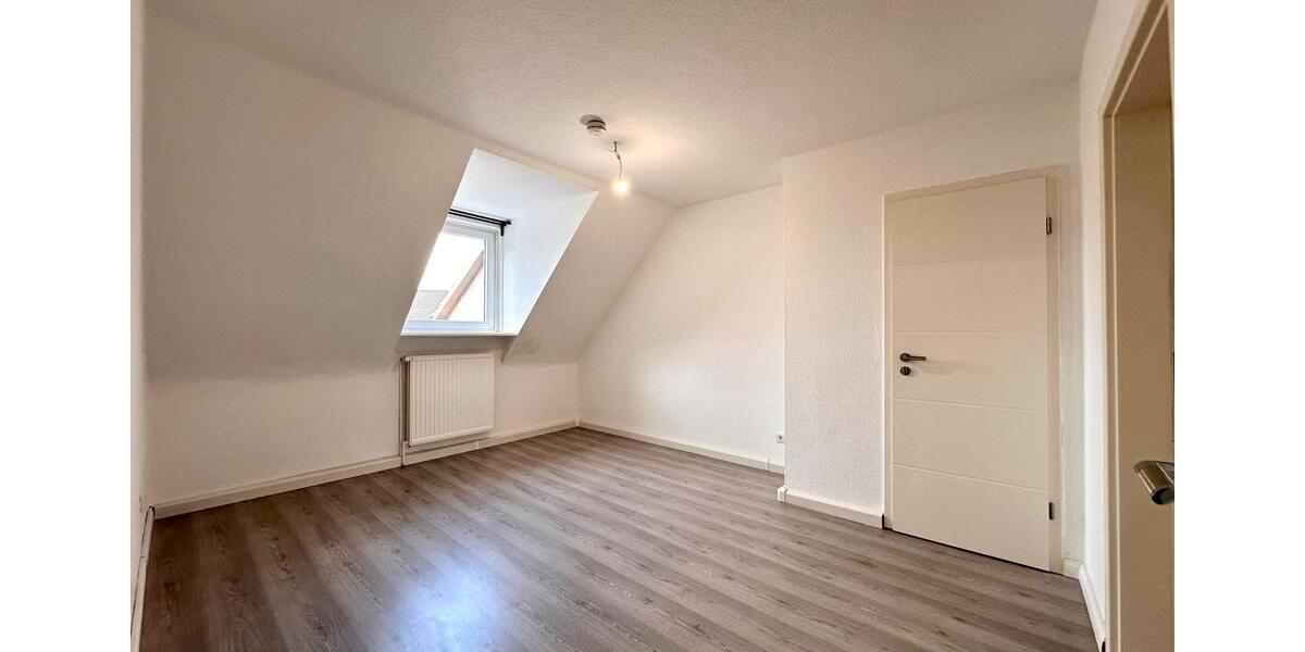 Dachgeschoßwohnung Gelsenkirchen - 4 Zimmer, 73 m&sup2;, 520&euro; | Angebot:26660193