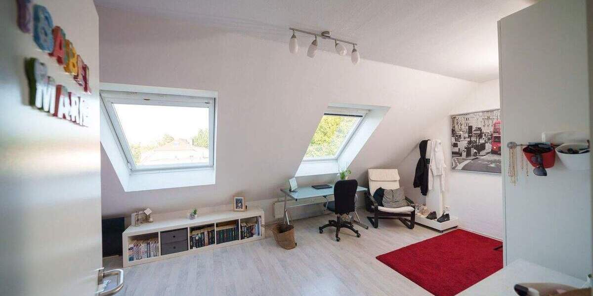 Etagenwohnung Bochum Dahlhausen - 8 Zimmer, 220 m&sup2;, 449.000&euro; | Angebot:25721357