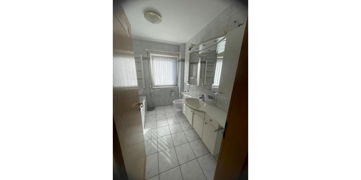 Etagenwohnung Lünen Alstedde - 3.5 Zimmer, 98 m&sup2;, 1.070&euro; | Angebot:25308401