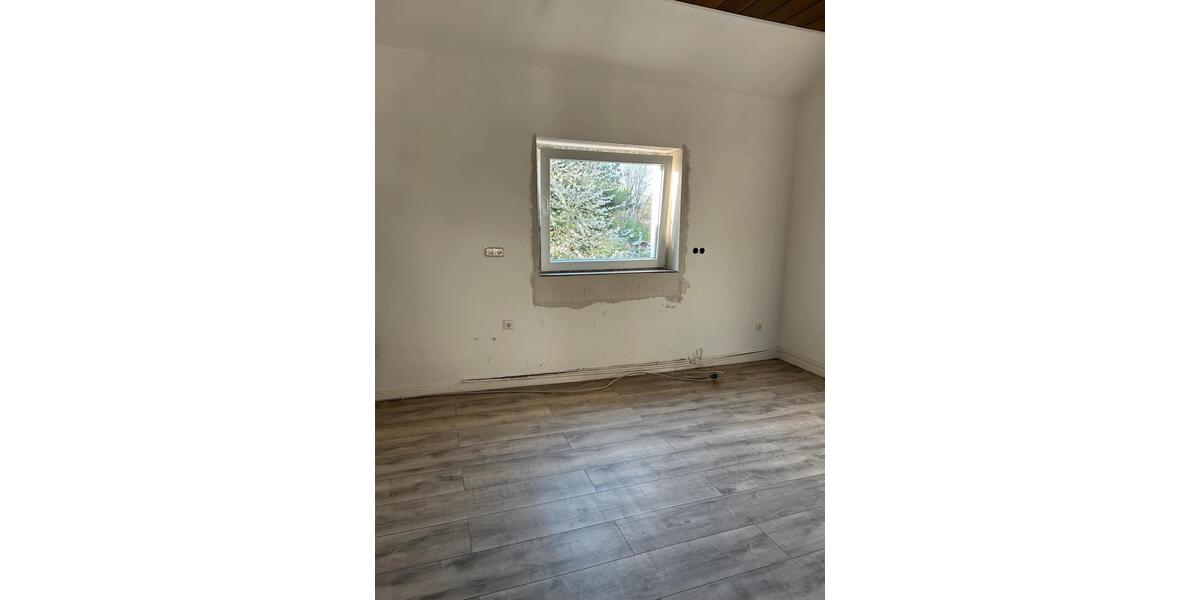 Etagenwohnung Schwerte - 3.5 Zimmer, 85 m&sup2;, 1.000&euro; | Angebot:26051046