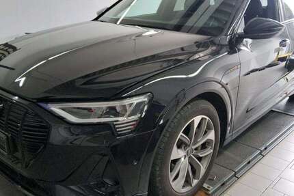Audi e-tron 29.739 km 29.645 &euro; Hagen 58091