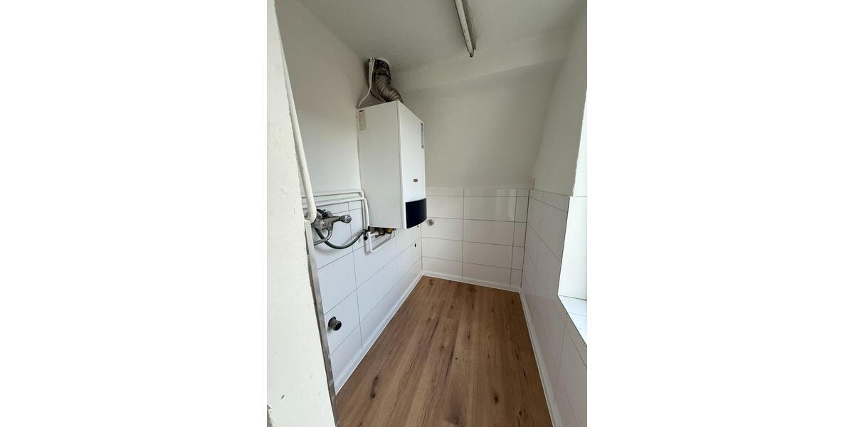 Dachgeschoßwohnung Gelsenkirchen - 2 Zimmer, 85 m&sup2;, 460&euro; | Angebot:25418936