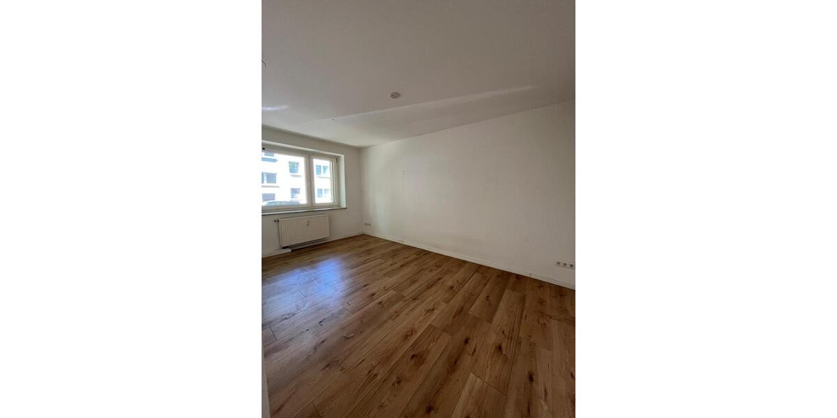 Erdgeschoßwohnung Essen Stadtbezirk IV - 3.5 Zimmer, 80 m&sup2;, 550&euro; | Angebot:24610633