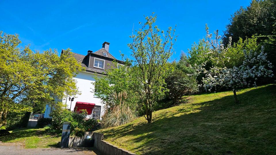 Einfamilienhaus Hattingen Blankenstein - 10 Zimmer, 300 m&sup2;, 749.000&euro; | Angebot:25106981