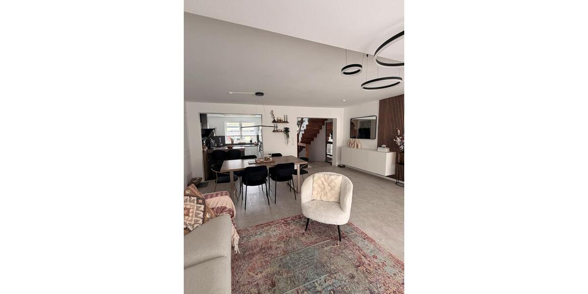 Reihenhaus Essen Stadtbezirk VI - 3 Zimmer, 100 m&sup2;, 380.000&euro; | Angebot:26149237