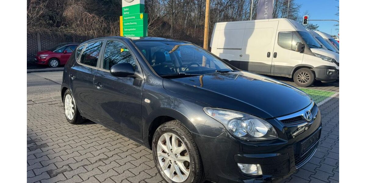 Hyundai i30 121.000 km 4.290 &euro; Bottrop 46238