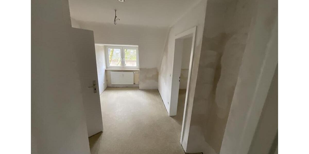 Dachgeschoßwohnung Essen Stadtbezirk III - 2.5 Zimmer, 50 m&sup2;, 419&euro; | Angebot:25515266