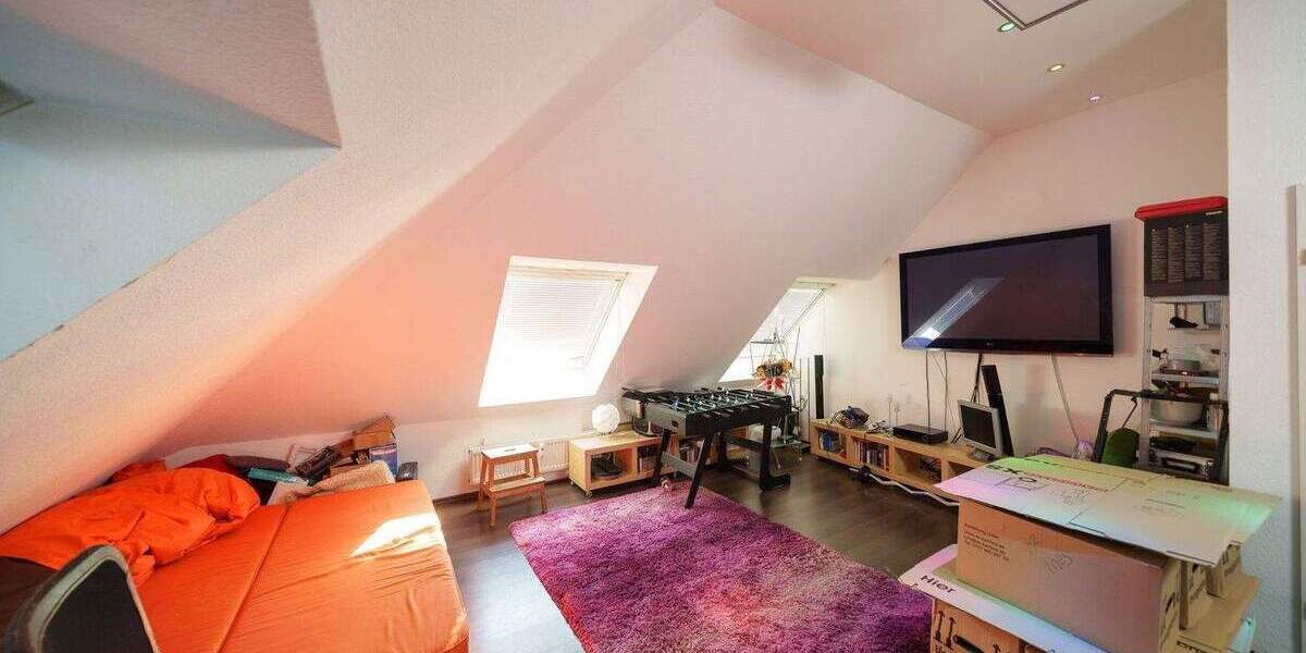 Etagenwohnung Bochum Dahlhausen - 8 Zimmer, 220 m&sup2;, 449.000&euro; | Angebot:25721357