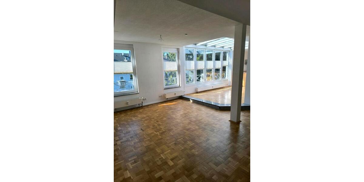 Dachgeschoßwohnung Gelsenkirchen Gelsenkirchen-Nord - 3 Zimmer, 110 m&sup2;, 125.000&euro; | Angebot:26165905