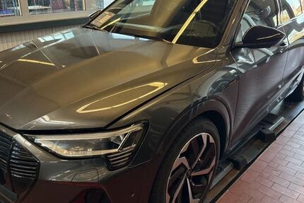 Audi e-tron 46.568 km 35.340 &euro; Hagen 58091
