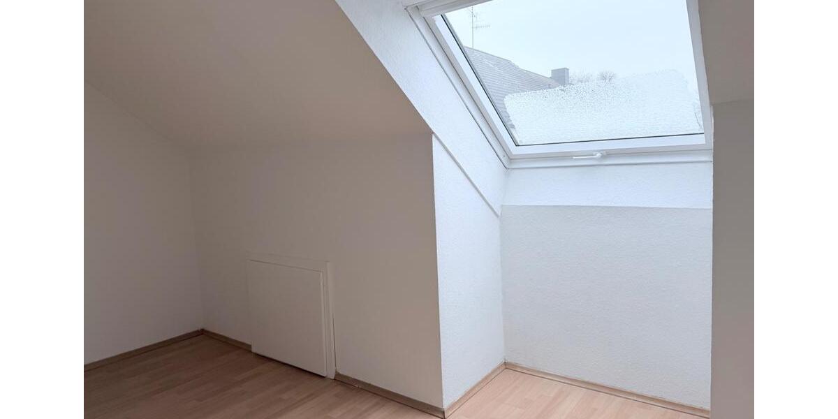 Dachgeschoßwohnung Lünen Brambauer - 3 Zimmer, 64 m&sup2;, 480&euro; | Angebot:26031687