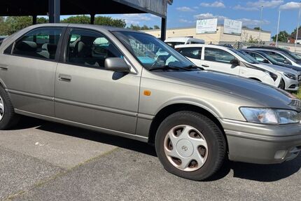 Toyota Camry 122.000 km 3.750 &euro; Essen 45356