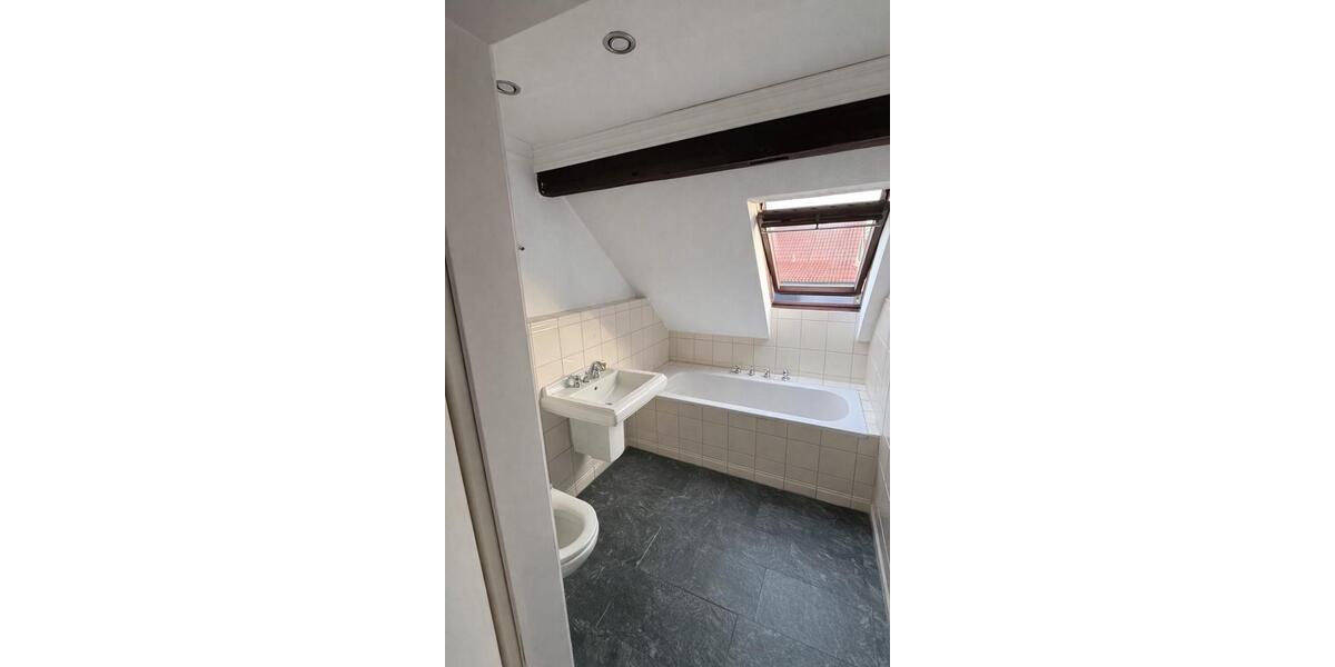 Etagenwohnung Kamen - 4 Zimmer, 140 m&sup2;, 1.450&euro; | Angebot:25052512