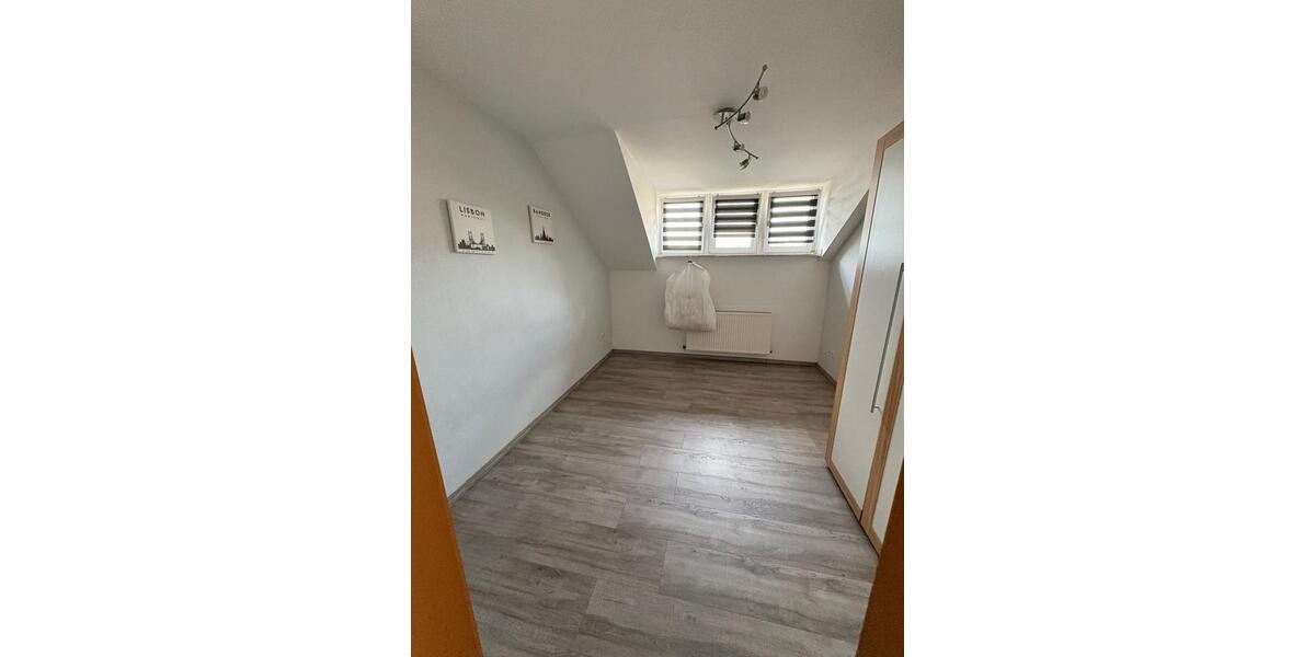 Dachgeschoßwohnung Hagen Hagen-Nord - 5 Zimmer, 120 m&sup2;, 900&euro; | Angebot:25146288