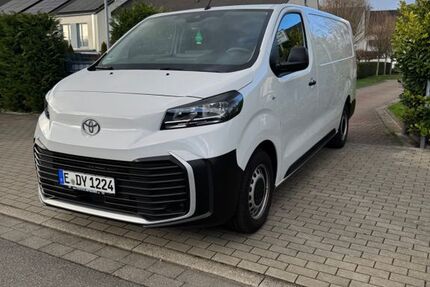 Toyota Proace (Verso) 12.098 km 26.999 &euro; Essen 45143