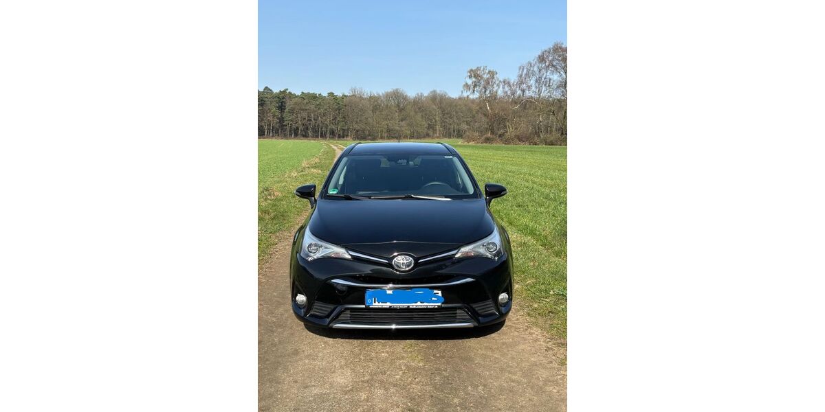Toyota Avensis 154.500 km 11.999 &euro; Haltern am See 45721