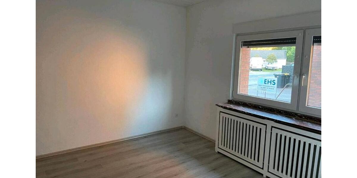 Erdgeschoßwohnung Gelsenkirchen Gelsenkirchen-Nord - 4 Zimmer, 107 m&sup2;, 1.250&euro; | Angebot:26051053