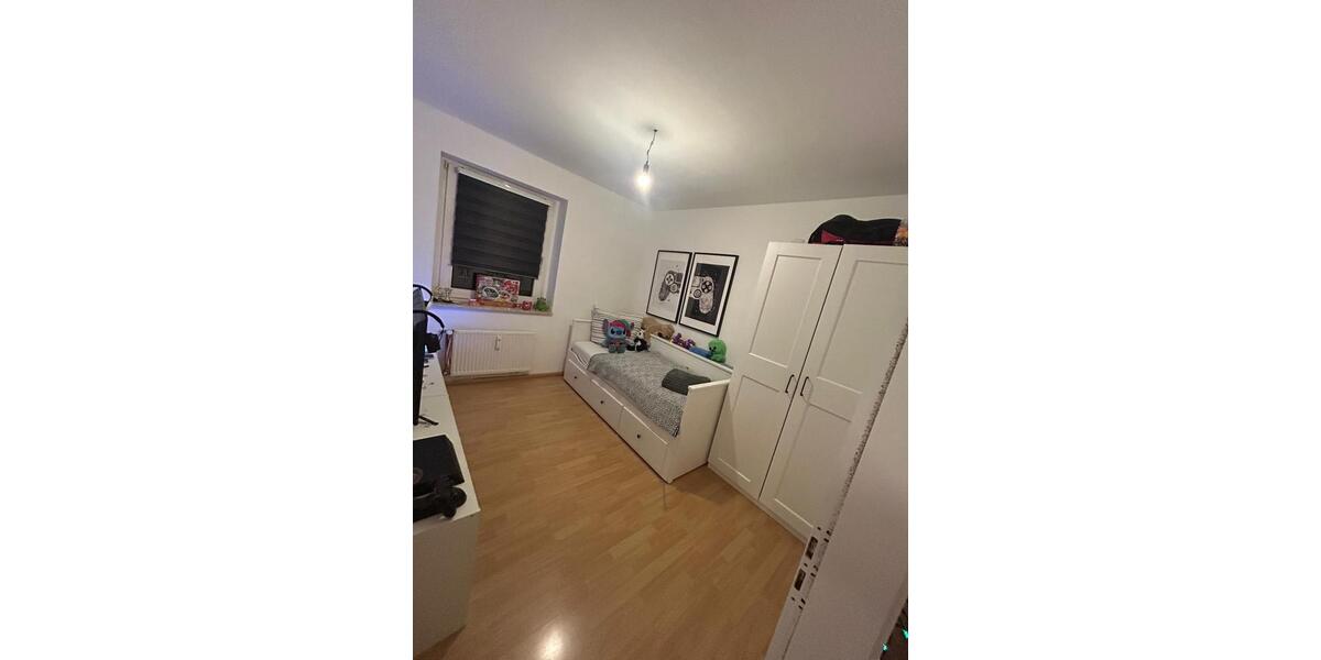 Etagenwohnung Bochum Bochum-Mitte - 3 Zimmer, 90 m&sup2;, 780&euro; | Angebot:24612556