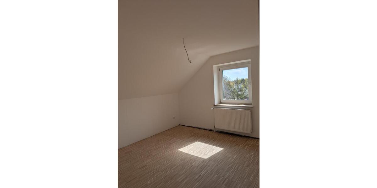 Dachgeschoßwohnung Kamen - 4 Zimmer, 83 m&sup2;, 790&euro; | Angebot:26407234