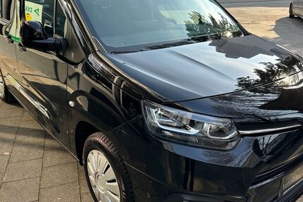 Toyota Proace (Verso) 45.381 km 14.950 &euro; Gelsenkirchen 45899