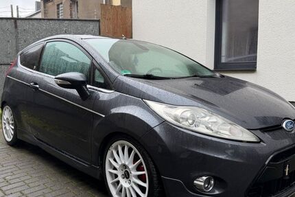Ford Fiesta 204.284 km 3.050 &euro; Recklinghausen 45663