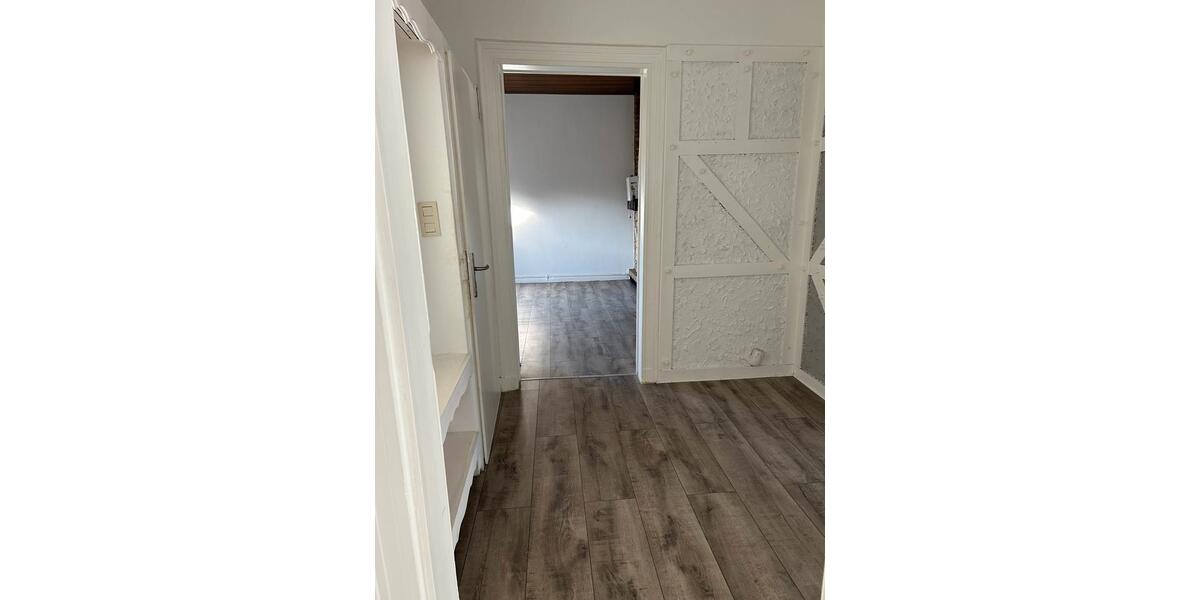 Etagenwohnung Schwerte - 3.5 Zimmer, 85 m&sup2;, 1.000&euro; | Angebot:26051046