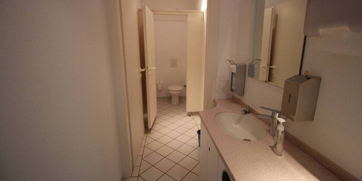 Gewerbeobjekt Essen Stadtkern - 7 Zimmer, 226 m&sup2;, 1.580&euro; | Angebot:25769450