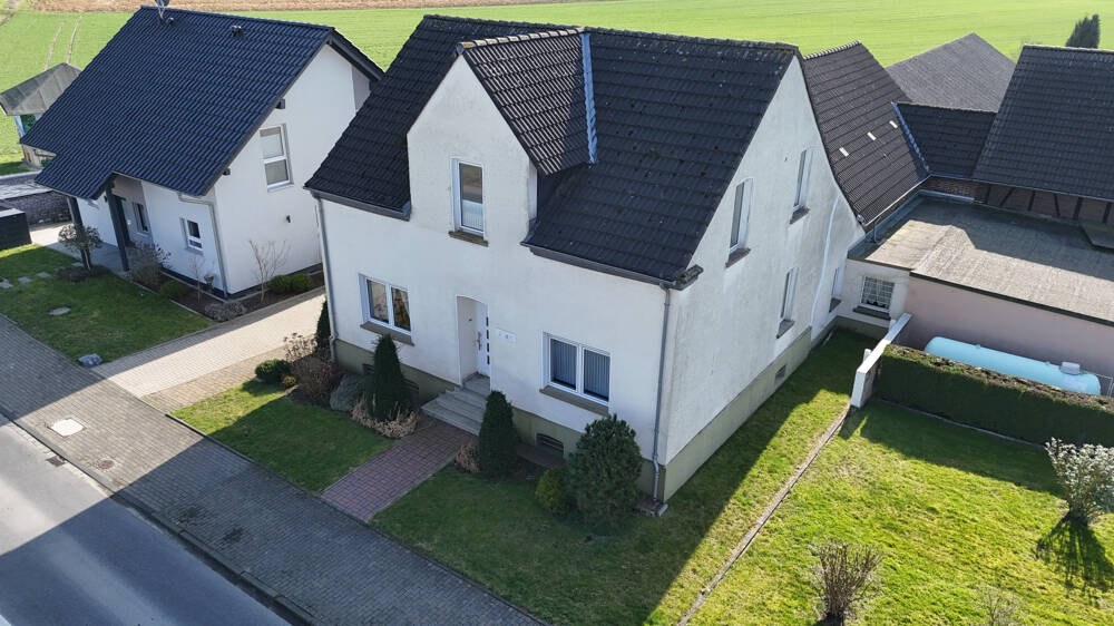 Einfamilienhaus Herten Langenbochum - 8 Zimmer, 215 m&sup2;, 350.000&euro; | Angebot:26142775