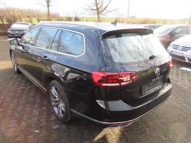 VW Passat Variant R-Line 2.0 TDI DSG NAVI PANO LED KA 135.600 km 21.788 &euro; Bergkamen 59192