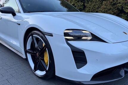 Porsche Taycan 60.000 km 72.400 &euro; Kamen 59174
