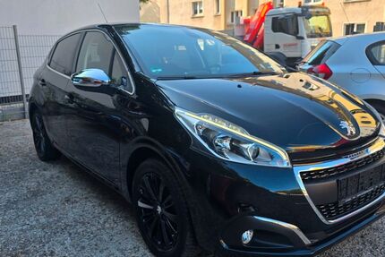 Peugeot 208 129.000 km 5.200 &euro; Essen 45144