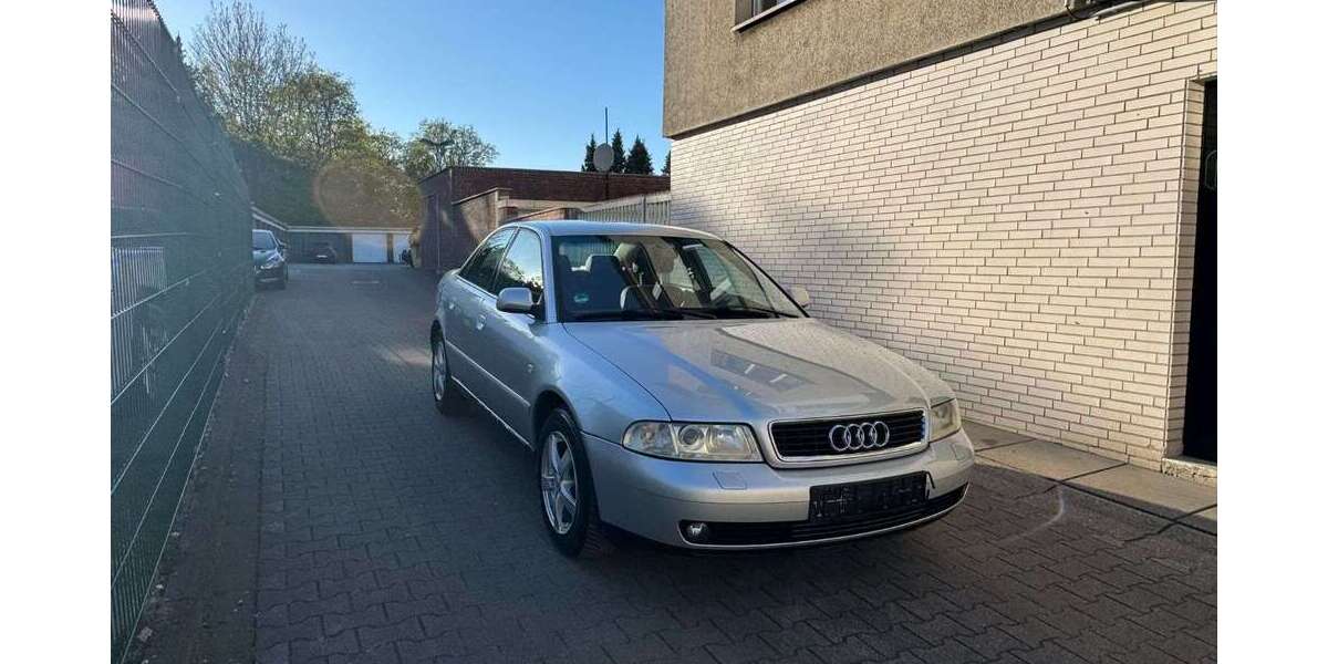 Audi A4 136.000 km 5.000 &euro; Essen 45143