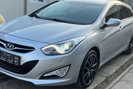Hyundai i40 157.000 km 8.490 &euro; Hattingen 45525