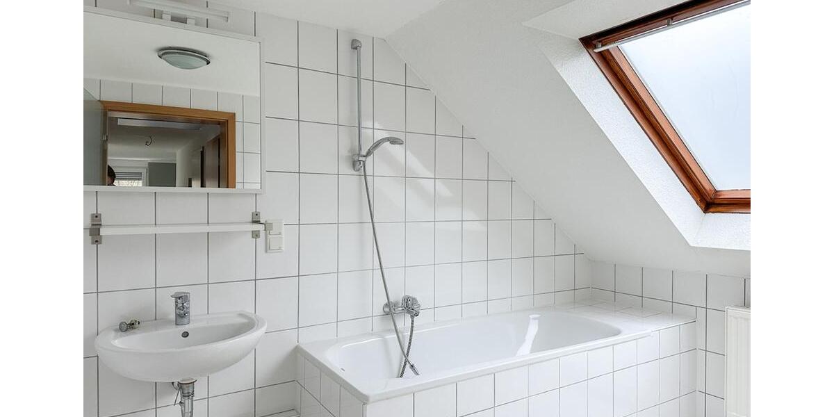 Dachgeschoßwohnung Hattingen Niederbonsfeld - 2 Zimmer, 47 m&sup2;, 376&euro; | Angebot:25648645