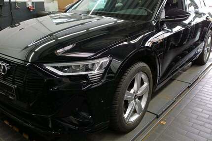 Audi e-tron 61.791 km 34.650 &euro; Hagen 58091