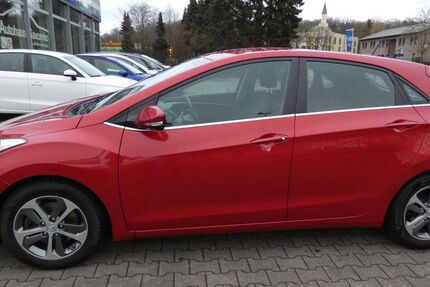Hyundai i30 112.000 km 7.999 &euro; Bergkamen 59192