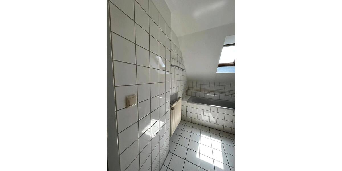 Dachgeschoßwohnung Essen Stadtbezirk V - 2 Zimmer, 43 m&sup2;, 430&euro; | Angebot:24715780