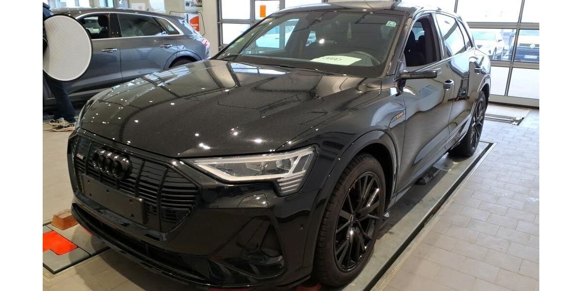 Audi e-tron 22.372 km 38.950 &euro; Hagen 58091