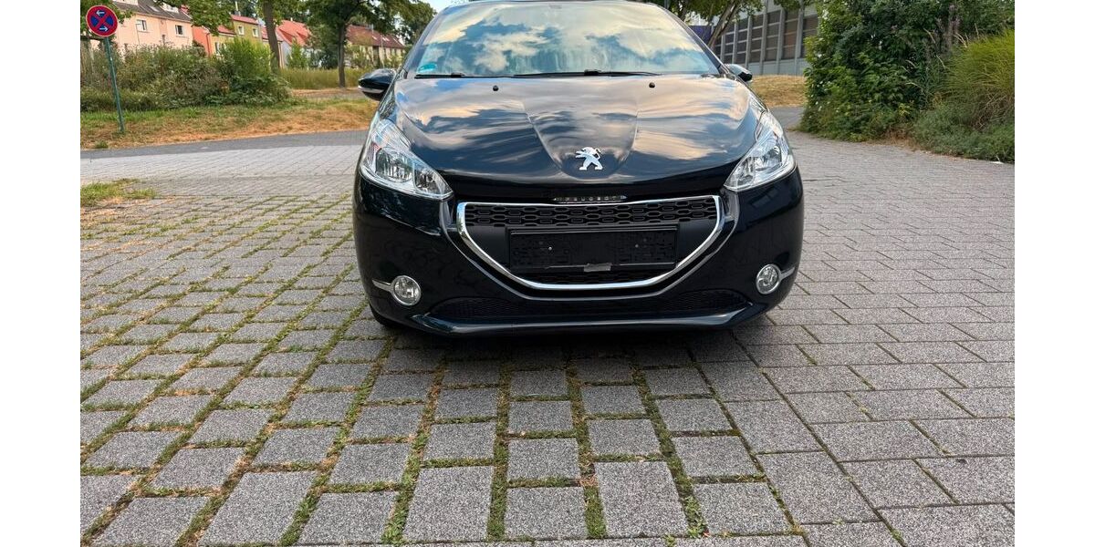 Peugeot 208 105.500 km 3.900 &euro; Witten 58454