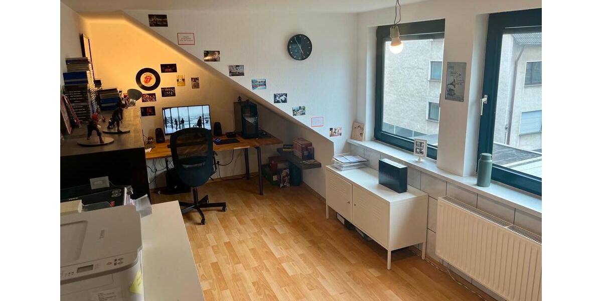Dachgeschoßwohnung Essen Stadtbezirk IV - 3 Zimmer, 90 m&sup2;, 854&euro; | Angebot:26013827