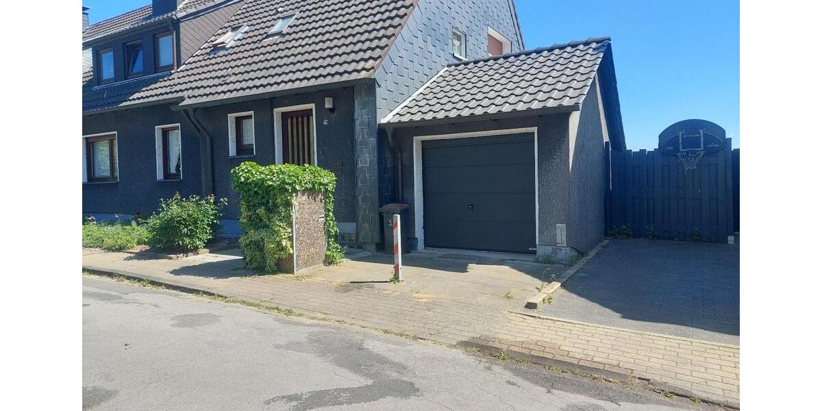 Dachgeschoßwohnung Hattingen Blankenstein - 4 Zimmer, 82 m&sup2;, 590&euro; | Angebot:24391226