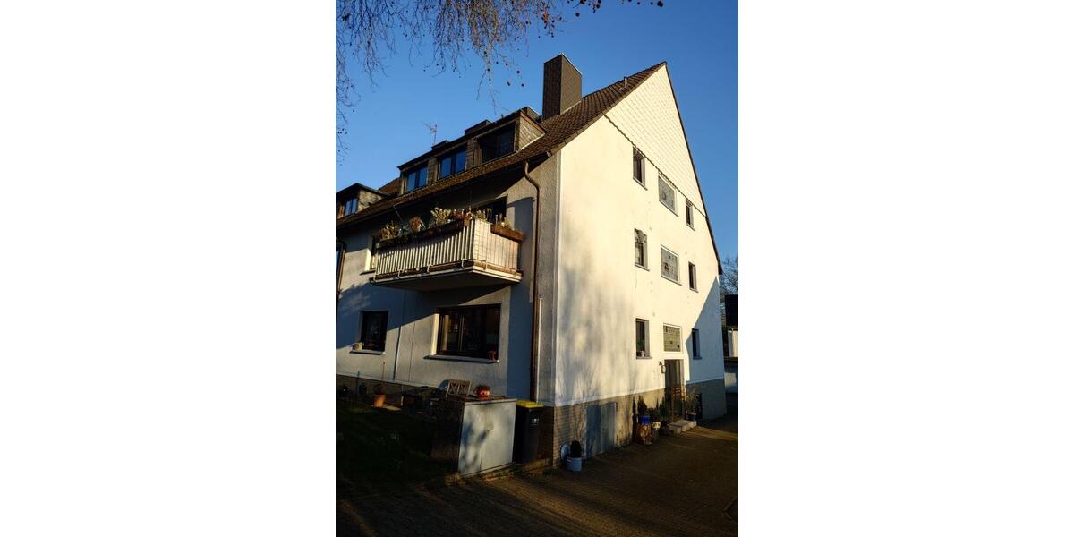 Provisionsfrei* Mehrfamilienhaus mit 4 Garagen in guter Lage - Mehrfamilienhaus, Wohnhaus Essen Stadtbezirk VIII | Angebot:25999211