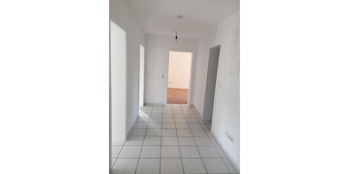 Etagenwohnung Kamen - 6 Zimmer, 142 m&sup2;, 1.250&euro; | Angebot:25393040