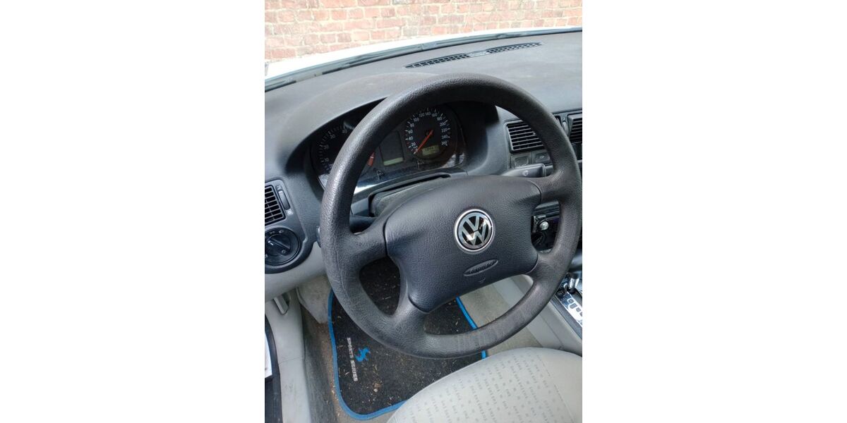 VW Golf 133.000 km 1.500 &euro; Holzwickede 59439