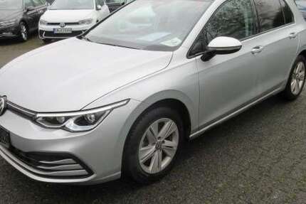 VW Golf Life 1.5 eTSI DSG NAVI PANO KAMERA LED+ ACC e 46.720 km 23.788 &euro; Bergkamen 59192