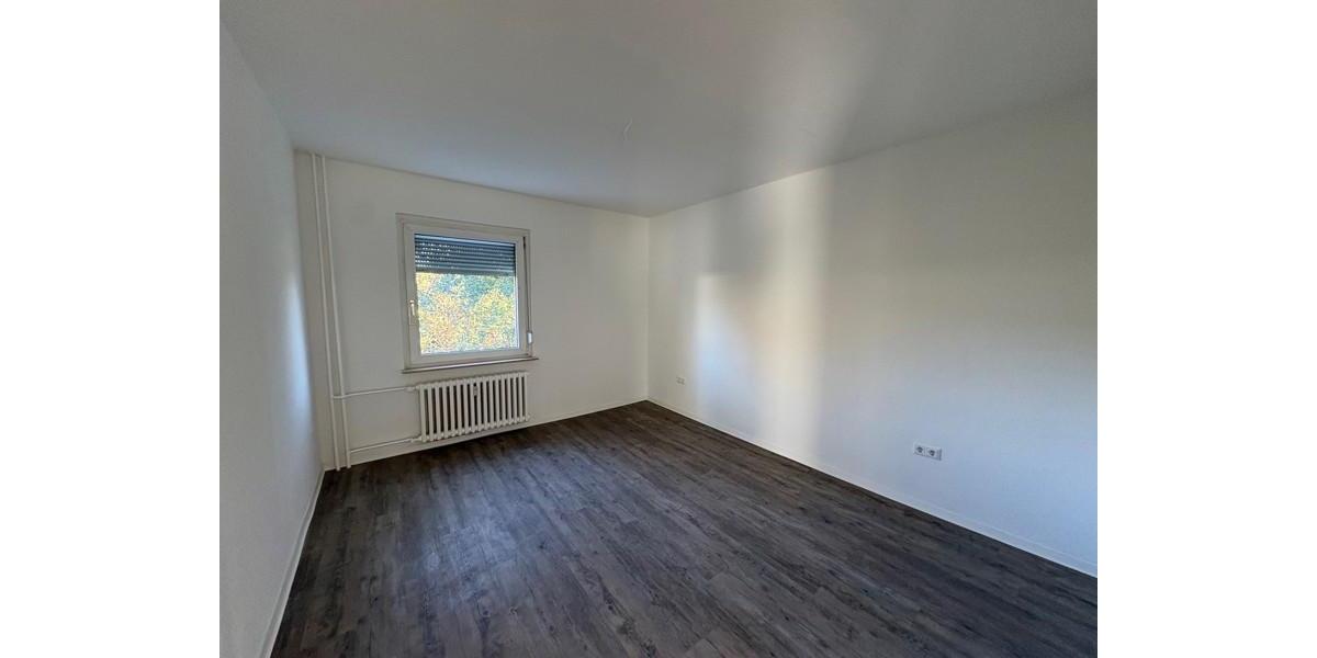 Erdgeschoßwohnung Essen Stadtbezirk VI - 2.5 Zimmer, 47 m&sup2;, 475&euro; | Angebot:24268736