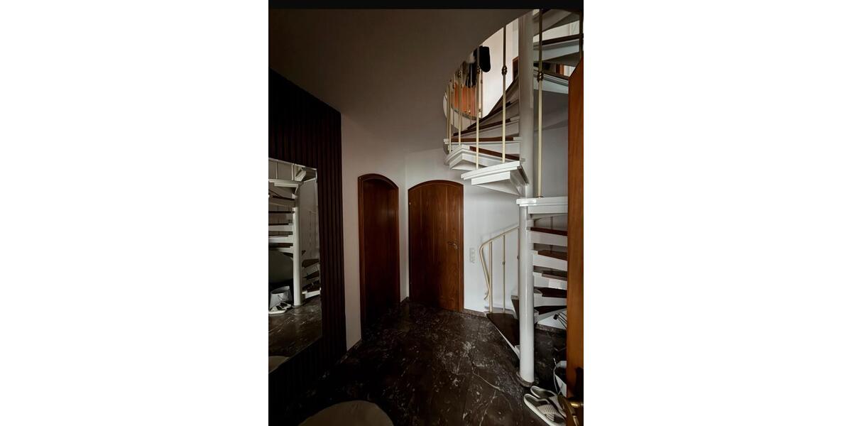 Maisonettenwohnung Essen Stadtbezirk IV - 3.5 Zimmer, 176 m&sup2;, 1.250&euro; | Angebot:25987307