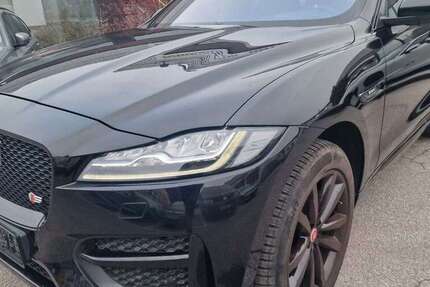 Jaguar F-Pace 112.630 km 22.699 &euro; Gelsenkirchen 45884