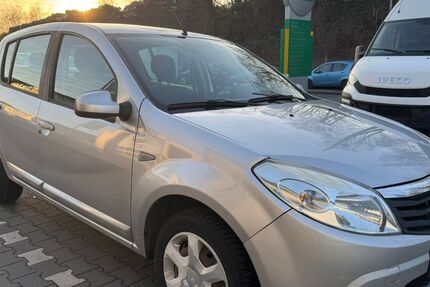 Dacia Sandero 179.000 km 2.490 &euro; Bottrop 46238
